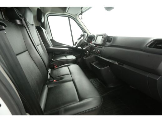 Renault Master 2.3 dCi L1H2 | Airco | Cruise | Camera | Carplay | 3 Zits | Trekhaak ActivLease financial lease