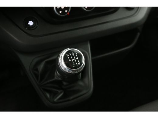 Renault Trafic 2.0 dCi L2H1 | Airco | Cruise | 3 Zits | Carplay | LED | Navi | Parkeersens. ActivLease financial lease