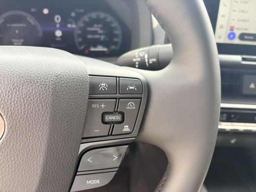 Toyota C-HR 2.0 Plug-in Hybrid 220 Dynamic ActivLease financial lease