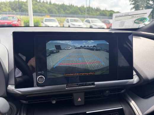 Toyota C-HR 2.0 Plug-in Hybrid 220 Dynamic ActivLease financial lease