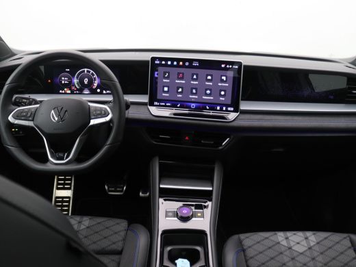 Volkswagen Tayron 1.5 eHybrid R-Line Edition 272PK DSG SOH 99,68%, Panoramadak, Trekhaak, Achteruitrijcamera, Navi ... ActivLease financial lease