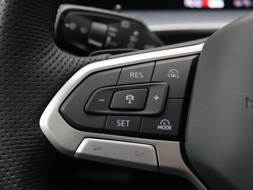 Volkswagen Tayron 1.5 eHybrid R-Line Edition 272PK DSG SOH 99,68%, Panoramadak, Trekhaak, Achteruitrijcamera, Navi ... ActivLease financial lease