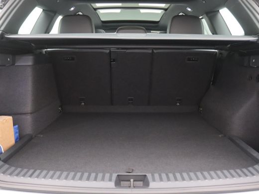 Volkswagen Tayron 1.5 eHybrid R-Line Edition 272PK DSG SOH 99,68%, Panoramadak, Trekhaak, Achteruitrijcamera, Navi ... ActivLease financial lease
