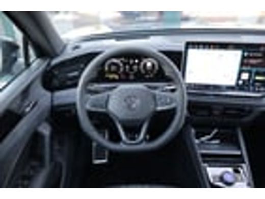 Volkswagen Tiguan 1.5 eHybrid R-Line Edition | Trekhaak elektrisch uitklapbaar ActivLease financial lease