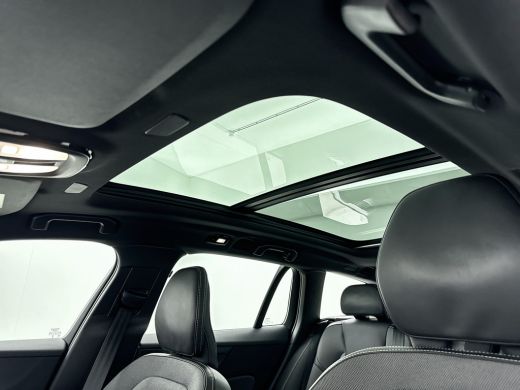 Volvo  V60 T6 Recharge Ultra Dark | 19" | Sportstoelen | Trekhaak | Panoramadak | 360 Camera | Harman Kardon... ActivLease financial lease