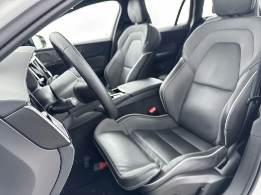 Volvo  V60 T6 Recharge Ultra Dark | 19" | Sportstoelen | Trekhaak | Panoramadak | 360 Camera | Head-up | Har... ActivLease financial lease