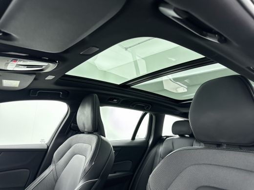 Volvo  V60 T6 Recharge Ultra Dark | 19" | Sportstoelen | Trekhaak | Panoramadak | 360 Camera | Head-up | Har... ActivLease financial lease
