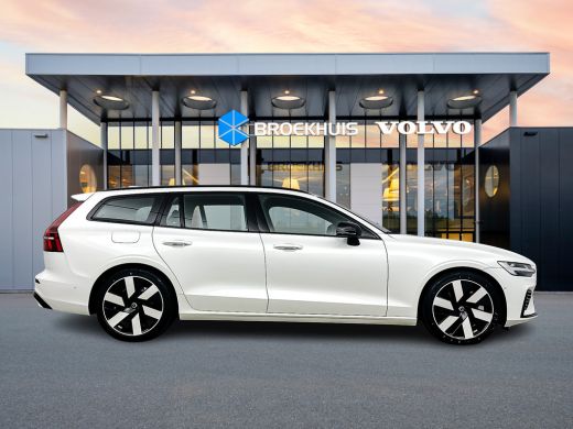 Volvo  V60 T6 Recharge Ultra Dark | 19" | Sportstoelen | Trekhaak | Panoramadak | 360 Camera | Head-up | Har... ActivLease financial lease