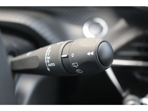 Peugeot e-208 EV Allure Pack 50 kWh 3-Fase | Camera | CarPlay | Climate& Cruise C. | PDC V&A | 16" LMV | 3-Fase... ActivLease financial lease