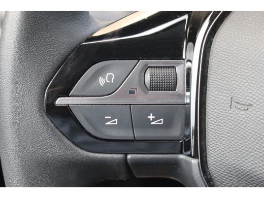 Peugeot e-208 EV Allure Pack 50 kWh 3-Fase | Camera | CarPlay | Climate& Cruise C. | PDC V&A | 16" LMV | 3-Fase... ActivLease financial lease