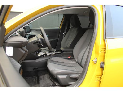 Peugeot e-208 EV Allure Pack 50 kWh 3-Fase | Camera | CarPlay | Climate& Cruise C. | PDC V&A | 16" LMV | 3-Fase... ActivLease financial lease