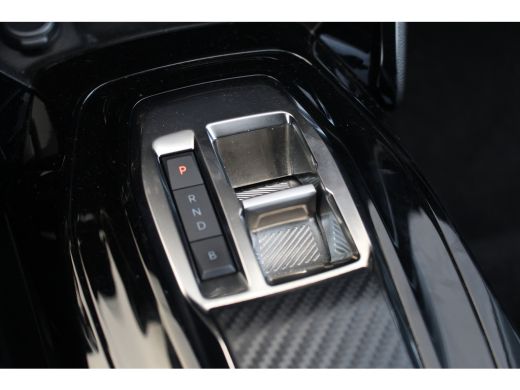 Peugeot e-208 EV Allure Pack 50 kWh 3-Fase | Camera | CarPlay | Climate& Cruise C. | PDC V&A | 16" LMV | 3-Fase... ActivLease financial lease