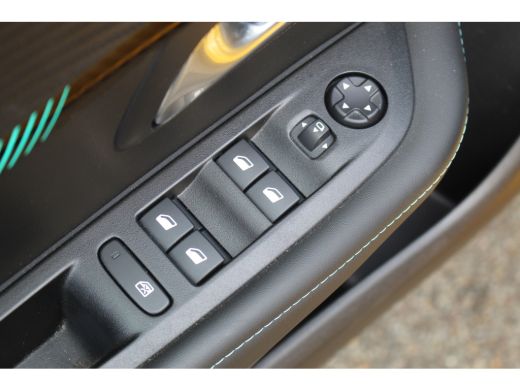 Peugeot e-208 EV Allure Pack 50 kWh 3-Fase | Camera | CarPlay | Climate& Cruise C. | PDC V&A | 16" LMV | 3-Fase... ActivLease financial lease