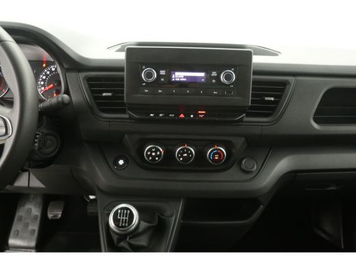 Renault Trafic 2.0 dCi L2H1 | Airco | Cruise | Camera | 3 Zits | LED | Parkeersens. ActivLease financial lease