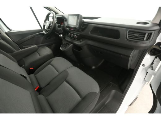 Renault Trafic 2.0 dCi L2H1 | Airco | Cruise | Carplay | 3 Zits | LED | Navi | Parkeersens. ActivLease financial lease