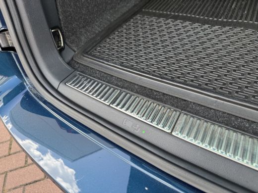 Skoda Superb Combi 1.4 TSI iV Business Edition | Leder | Pano dak | Trekhaak ActivLease financial lease