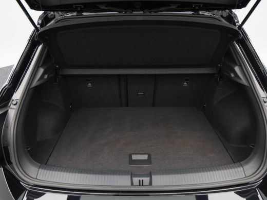 Volkswagen T-Roc 1.5 TSi 150 Pk Automaat R-Line Business | Trekhaak | Stoelverwarming | Camera | Adaptive Cruise |... ActivLease financial lease