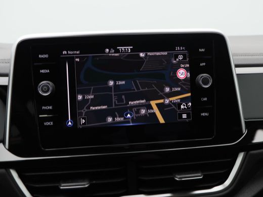 Volkswagen T-Roc 1.5 TSi 150 Pk Automaat R-Line Business | Trekhaak | Stoelverwarming | Camera | Adaptive Cruise |... ActivLease financial lease