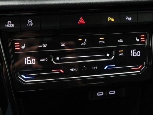 Volkswagen T-Roc 1.5 TSi 150 Pk Automaat R-Line Business | Trekhaak | Stoelverwarming | Camera | Adaptive Cruise |... ActivLease financial lease