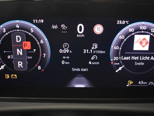 Volkswagen T-Roc R-Line First Edition | 'App-Connect' draadloze smartphone integratie | 30,5 cm display met 2D en ... ActivLease financial lease