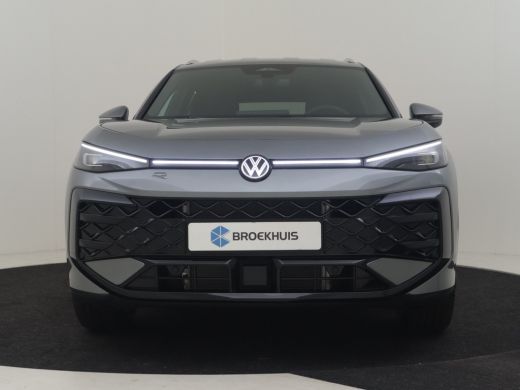 Volkswagen T-Roc R-Line First Edition | 'App-Connect' draadloze smartphone integratie | 30,5 cm display met 2D en ... ActivLease financial lease