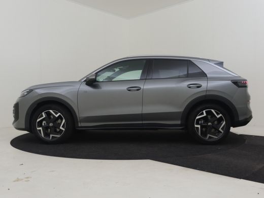 Volkswagen T-Roc R-Line First Edition | 'App-Connect' draadloze smartphone integratie | 30,5 cm display met 2D en ... ActivLease financial lease