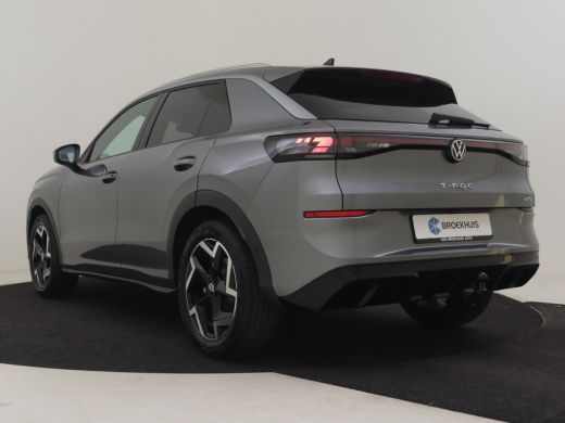 Volkswagen T-Roc R-Line First Edition | 'App-Connect' draadloze smartphone integratie | 30,5 cm display met 2D en ... ActivLease financial lease