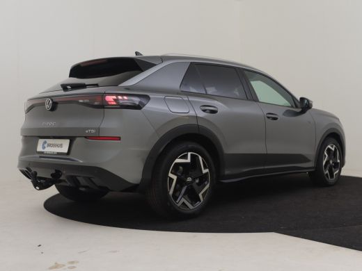 Volkswagen T-Roc R-Line First Edition | 'App-Connect' draadloze smartphone integratie | 30,5 cm display met 2D en ... ActivLease financial lease