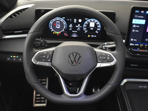 Volkswagen T-Roc R-Line First Edition | 'App-Connect' draadloze smartphone integratie | 30,5 cm display met 2D en ... ActivLease financial lease