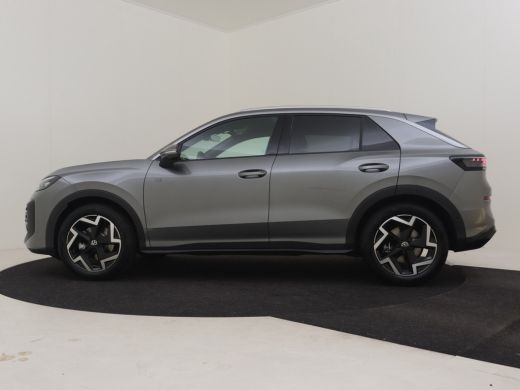 Volkswagen T-Roc R-Line First Edition | 'App-Connect' draadloze smartphone integratie | 30,5 cm display met 2D en ... ActivLease financial lease
