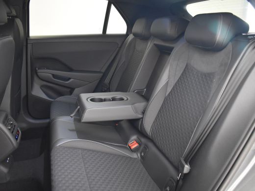 Volkswagen T-Roc R-Line First Edition | 'App-Connect' draadloze smartphone integratie | 30,5 cm display met 2D en ... ActivLease financial lease