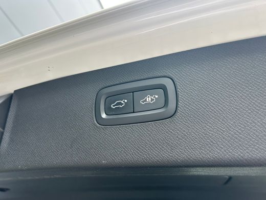 Volvo  XC90 2.0 T8 Recharge AWD R-Design | Luchtvering | Trekhaak | 22'' | 360 camera | HU-Display | Pano | H... ActivLease financial lease