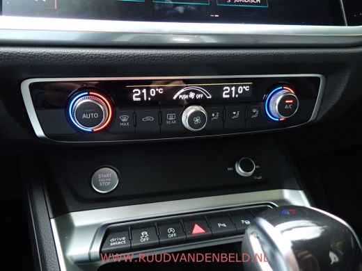 Audi Q3 40 TFSI QUATTRO ! VOL OPTIE ! B&O / ACC / PANODAK / CARPLAY ActivLease financial lease
