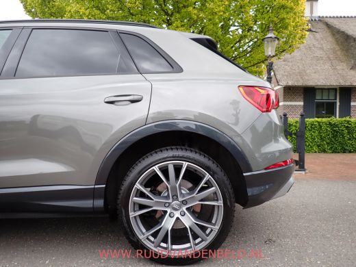 Audi Q3 40 TFSI QUATTRO ! VOL OPTIE ! B&O / ACC / PANODAK / CARPLAY ActivLease financial lease