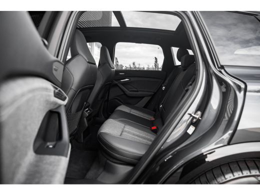 Audi Q6 e-tron S edition 100 kWh | Panoramadak | S Line exterieur ActivLease financial lease