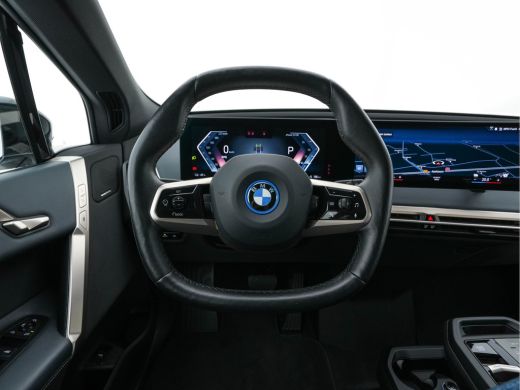BMW iX xDrive40 High Executive 77 kWh [ 3-Fase 11kW ] {SOH-99%} (INCL-BTW) *PANO | LEATHER | TOPVIEW | F... ActivLease financial lease