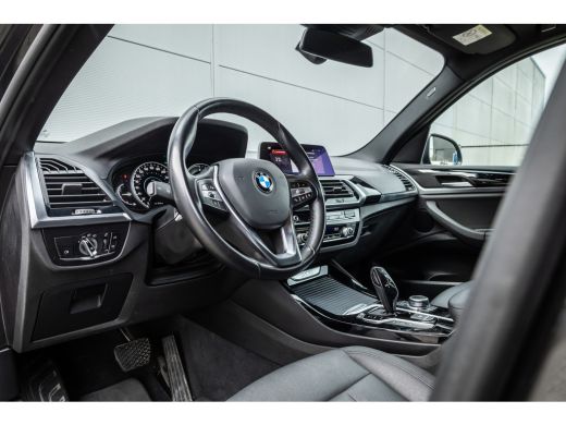 BMW X3 xDrive30e Stoelverwarming / LED / 18inch / ActivLease financial lease