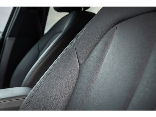 BMW X3 xDrive30e Stoelverwarming / LED / 18inch / ActivLease financial lease