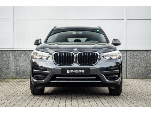 BMW X3 xDrive30e Stoelverwarming / LED / 18inch / ActivLease financial lease