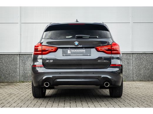 BMW X3 xDrive30e Stoelverwarming / LED / 18inch / ActivLease financial lease
