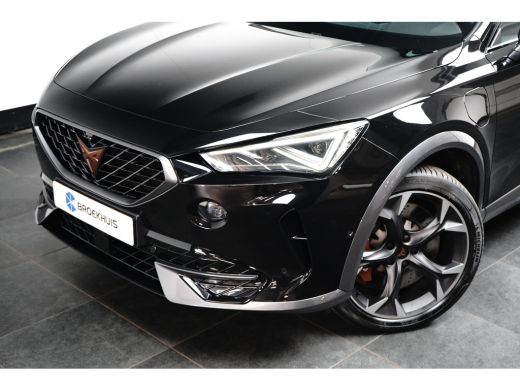 CUPRA Formentor 1.4 e-Hybrid VZ 245PK DSG-6 Performance | PANORAMADAK | 360 CAMERA | STUUR + STOELVERW. | NAVIGATIE ActivLease financial lease