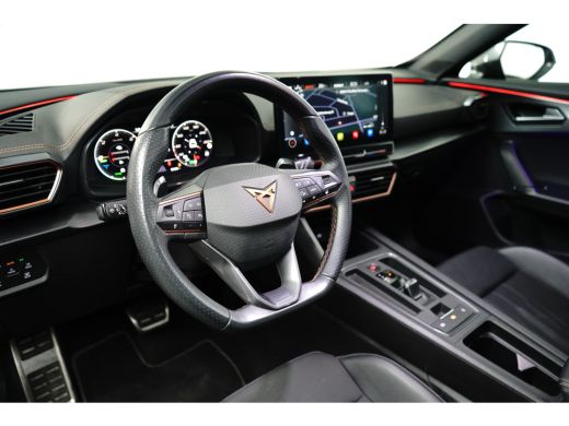 CUPRA Formentor 1.4 e-Hybrid VZ 245PK DSG-6 Performance | PANORAMADAK | 360 CAMERA | STUUR + STOELVERW. | NAVIGATIE ActivLease financial lease