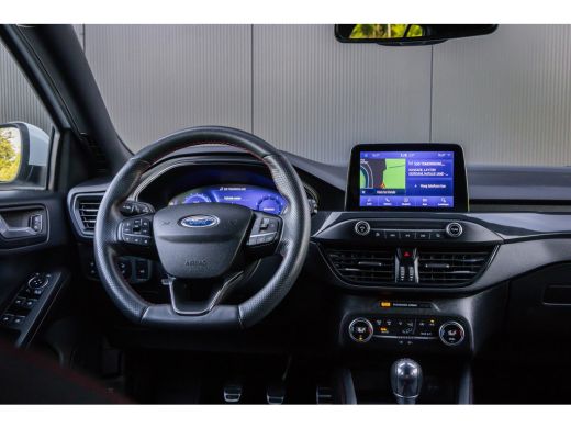 Ford Focus 1.0 EcoBoost Hybrid ST Line X Business | 100% dealer o.h. | LED verlichting | Camera | Privacy-gl... ActivLease financial lease