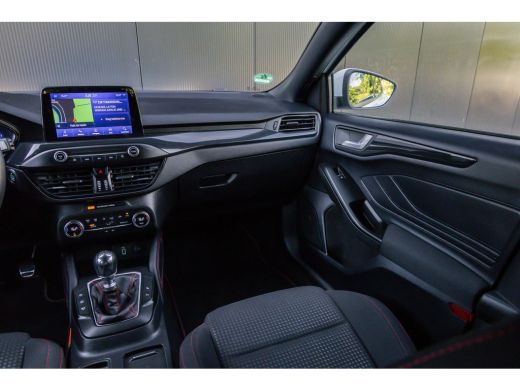 Ford Focus 1.0 EcoBoost Hybrid ST Line X Business | 100% dealer o.h. | LED verlichting | Camera | Privacy-gl... ActivLease financial lease