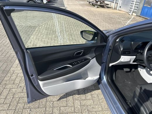 Hyundai i20 1.0 T-GDI Premium | Stoelverwarming | Stuurwielverwarming | Achteruitrijcamera | Climate Control ... ActivLease financial lease