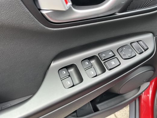 Hyundai Kona 1.6 GDI HEV Premium | All-in prijs | 3 jaar garantie | Automaat | Leder | Meest luxe uitvoering | ActivLease financial lease