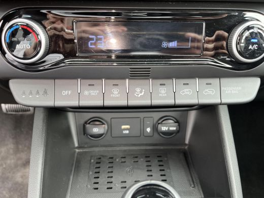 Hyundai Kona 1.6 GDI HEV Premium | All-in prijs | 3 jaar garantie | Automaat | Leder | Meest luxe uitvoering | ActivLease financial lease