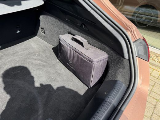 Mercedes-Benz CLA Shooting Brake 250 e Premium Ros&eacute;goud | Head up | Sfeer | ACC ActivLease financial lease