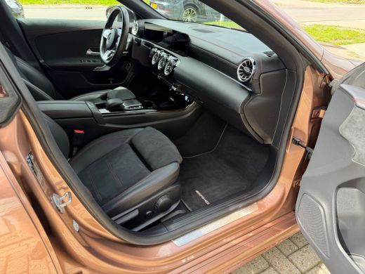 Mercedes-Benz CLA Shooting Brake 250 e Premium Ros&eacute;goud | Head up | Sfeer | ACC ActivLease financial lease