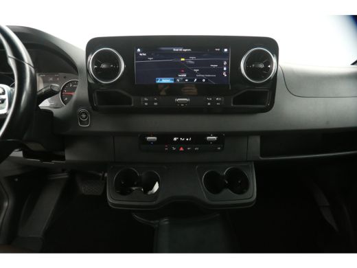 Mercedes-Benz Sprinter 319 3.0 V6 CDI 191PK L2H1 | Dubbele Cabine | Automaat | Airco | Camera | Adap. Cruise | Trekhaak ... ActivLease financial lease